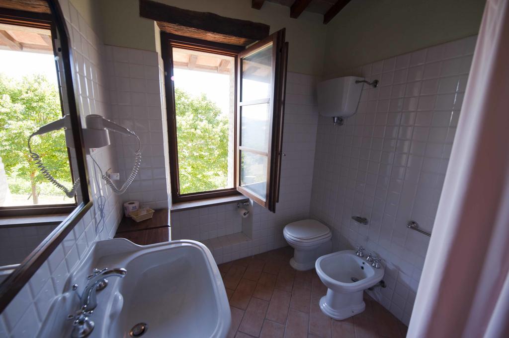 Agriturismo Tenuta Di 비시나 객실 사진